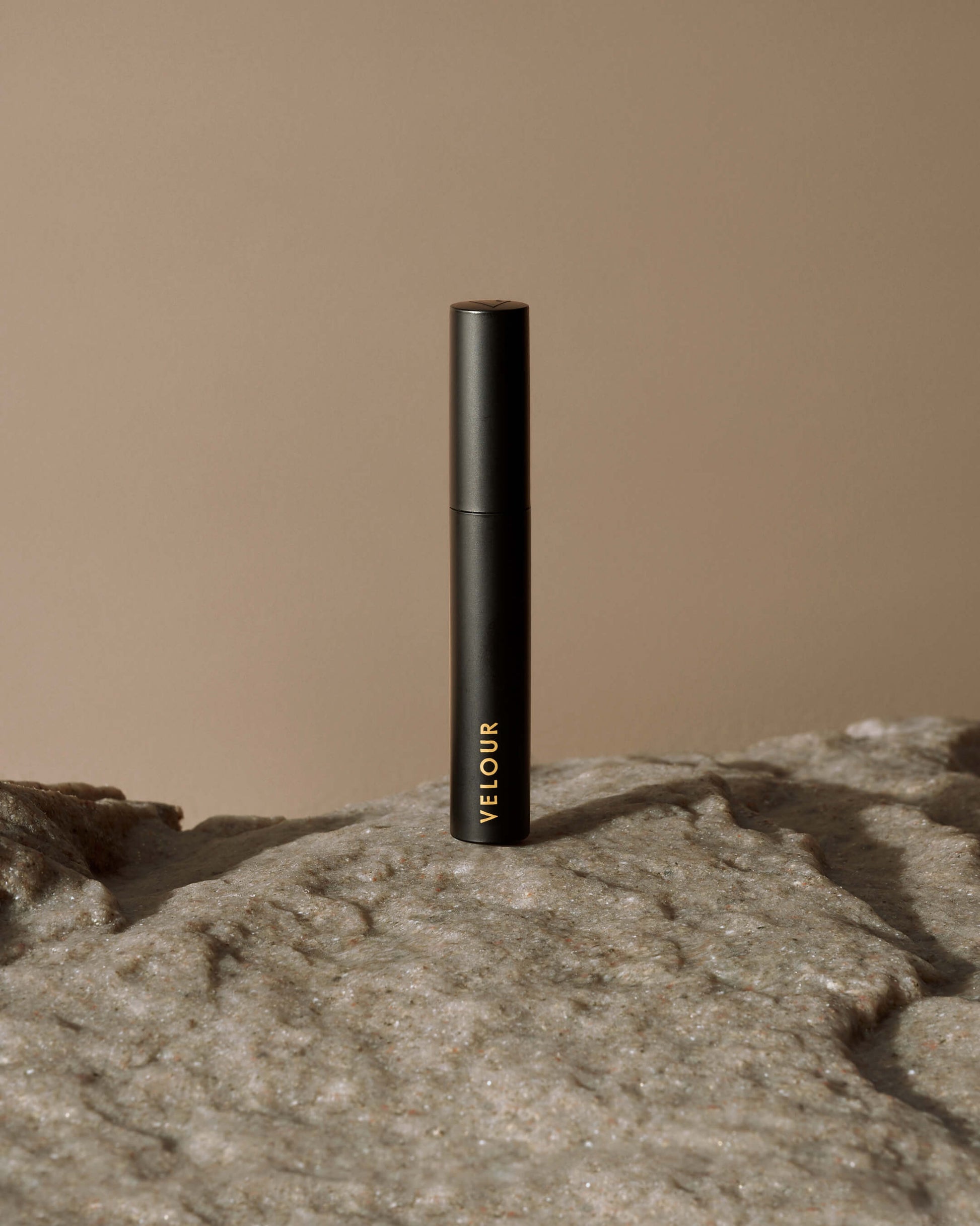 Lash Adhesive Black