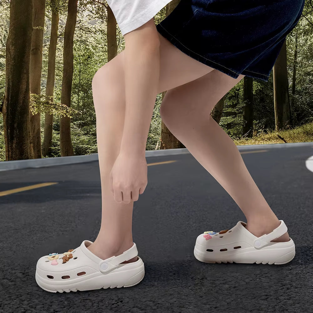 Women Garden Clogs Thick Platform Sandals Hollow Out Sandals Solid Color Non-Slip Soft Sole Beach Shoes Summer Slippers